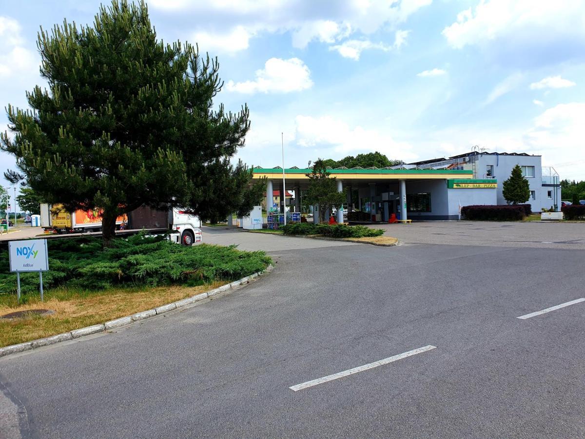 Motel Na Stacji Paliw Ustronie Morskie Extérieur photo
